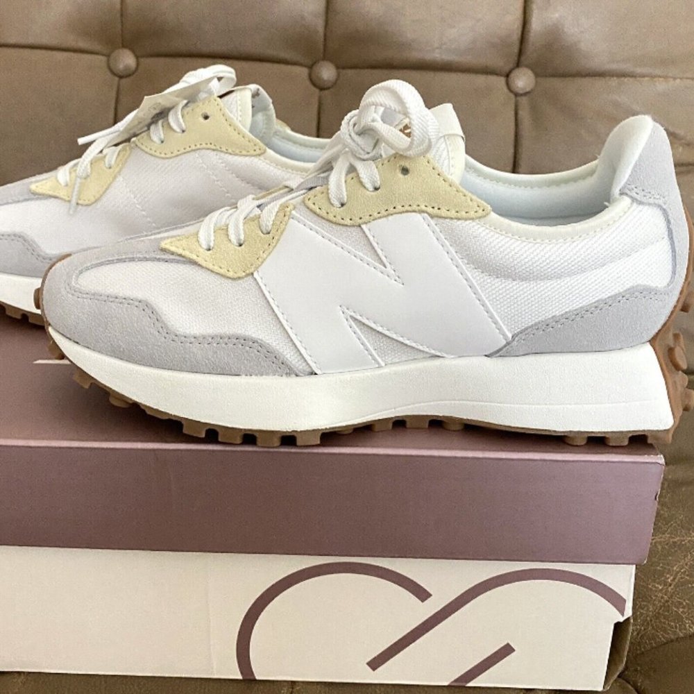 New Balance 327 Women's Sneakers Shoes Neutral Light Colors size 9.5 WS327DRT
